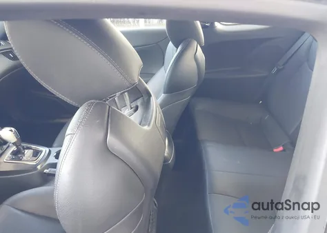 2013 Hyundai Genesis 3.8 Track z USA, uszkodzony, nr VIN KMHHU6KJ2DU081268